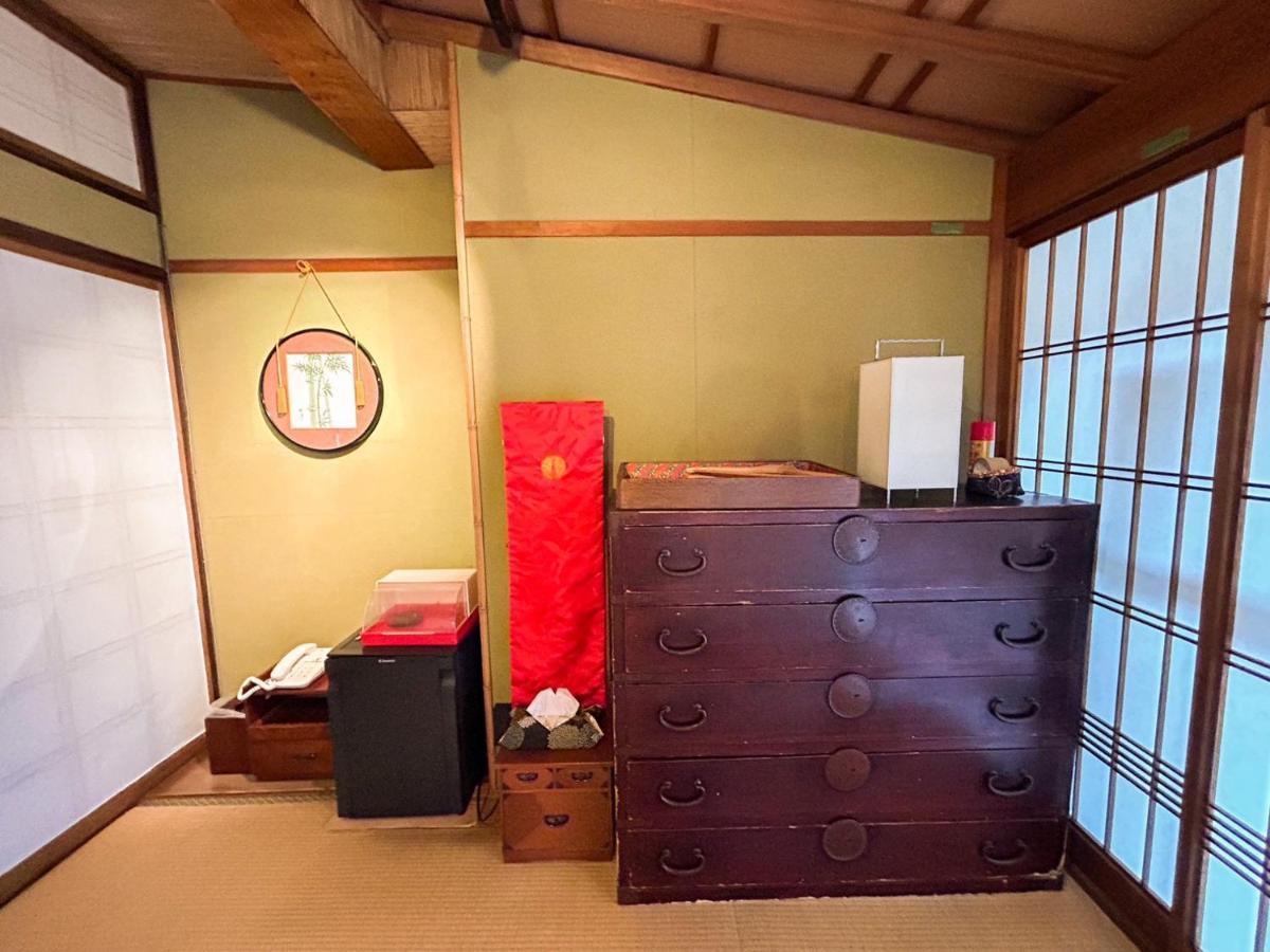 Sangai Ryokan Gotsu Exteriör bild
