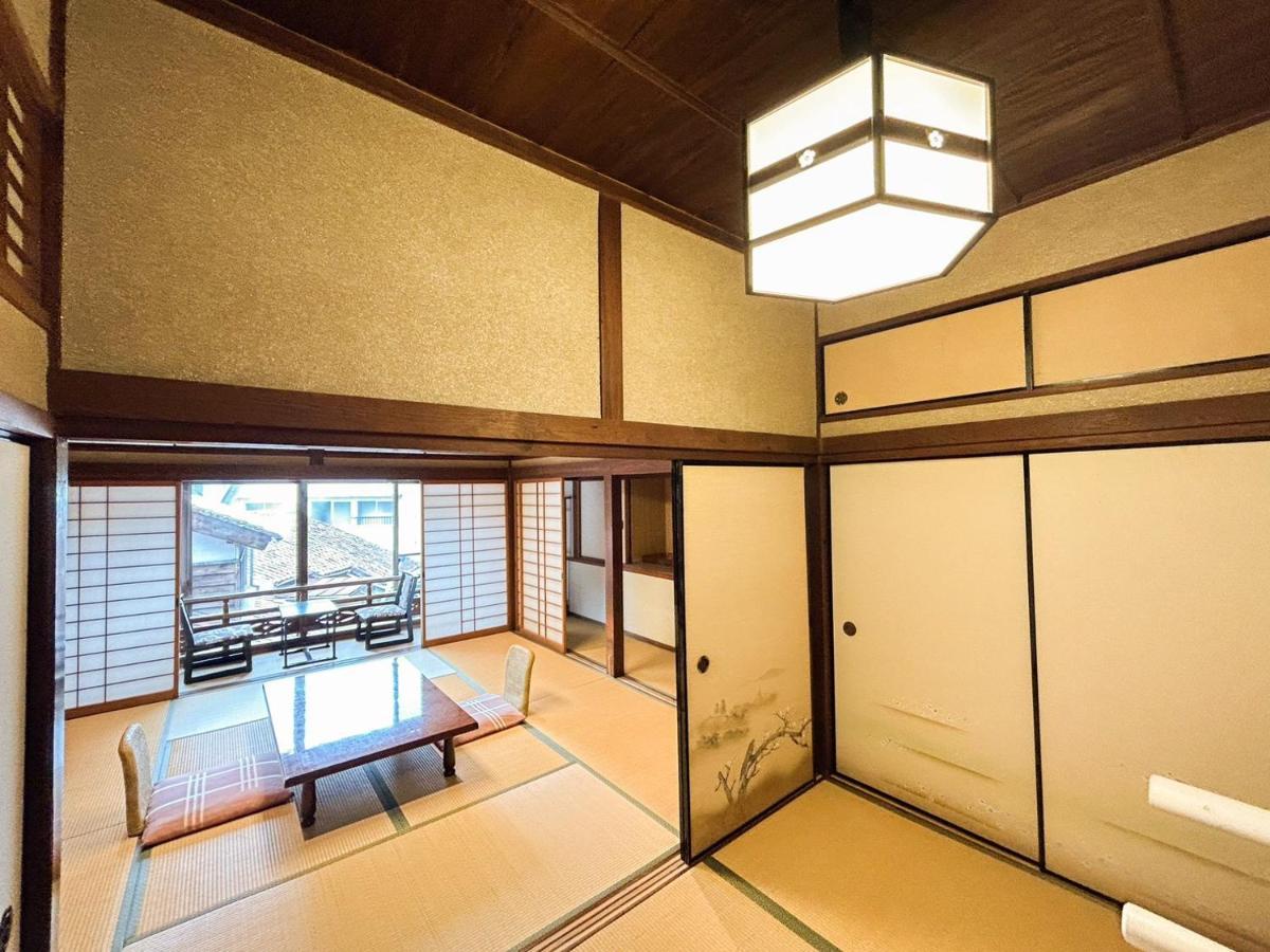 Sangai Ryokan Gotsu Exteriör bild
